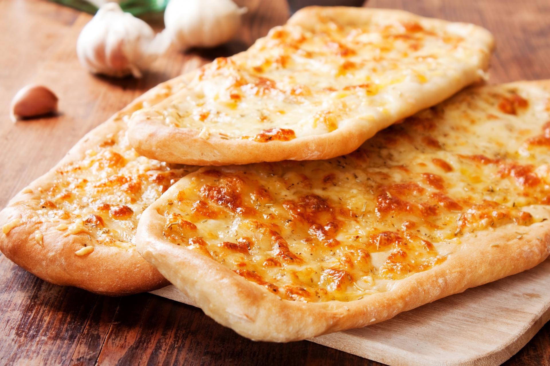 Cheesy French Bread Pizza | Easy Homemade Veggie Pizza Recipe
